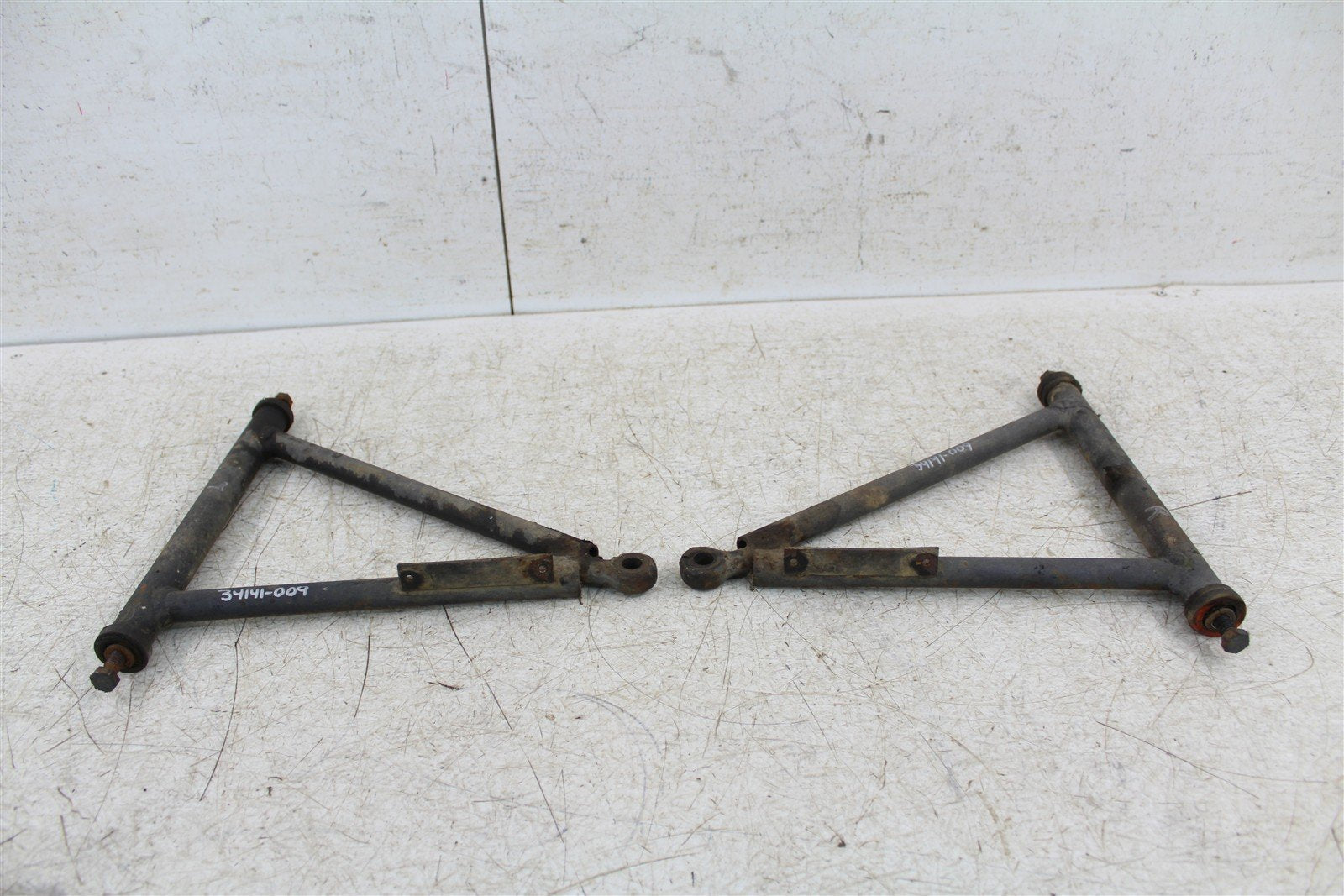 1990 Polaris Trail Boss 250 4x4 Front Lower Control A Arms Right Left 34141