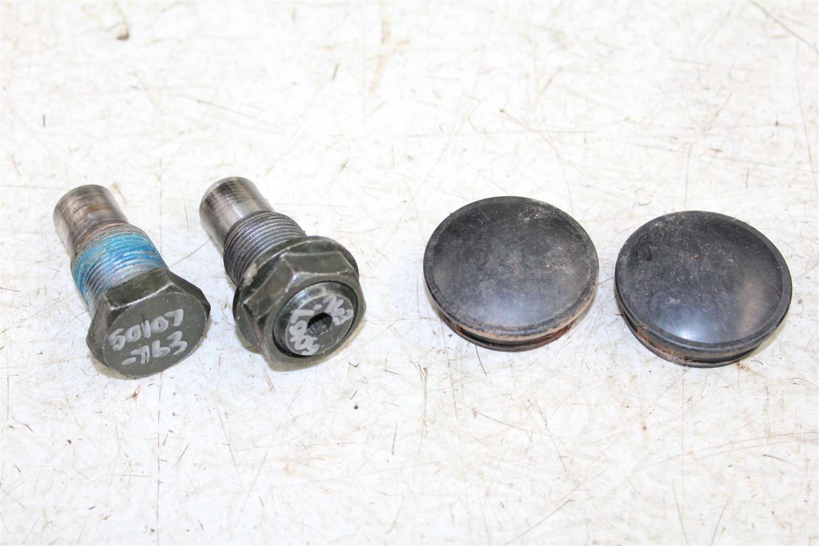 1999 Yamaha Grizzly 600 4x4 Swingarm Pivot Bolts Swing Arm Caps 50107