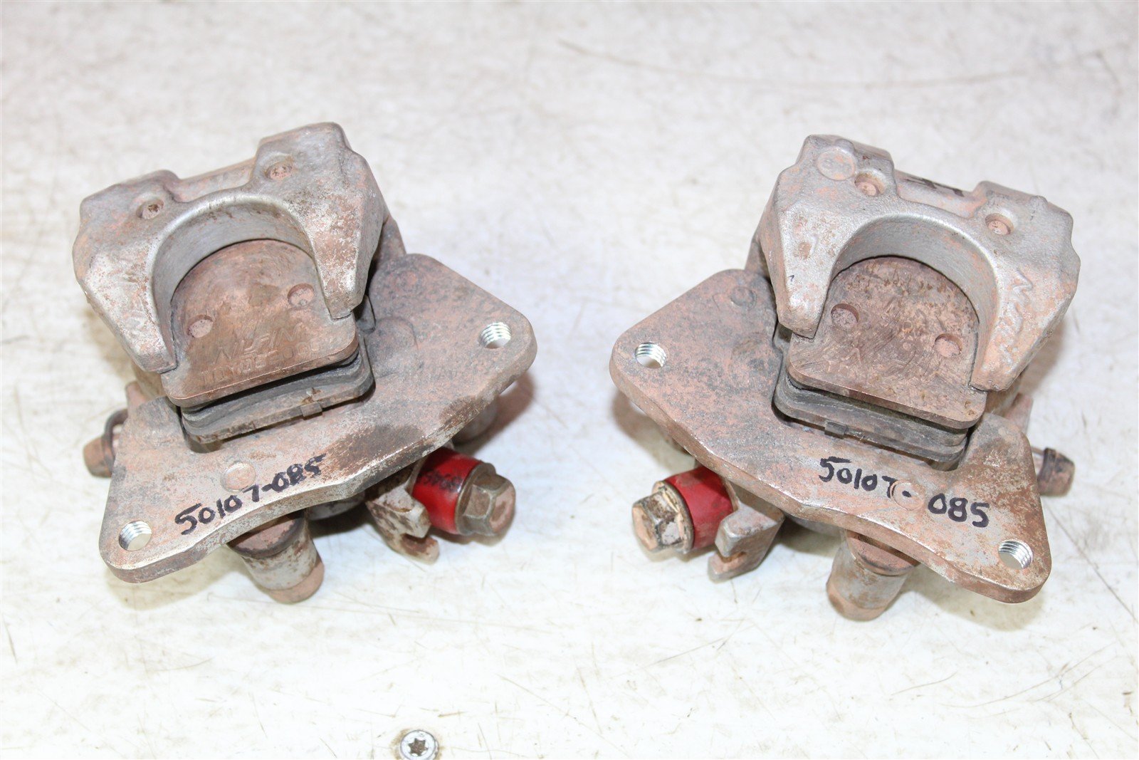 1999 Yamaha Grizzly 600 4x4 Front Brake Calipers Set Left Right 50107