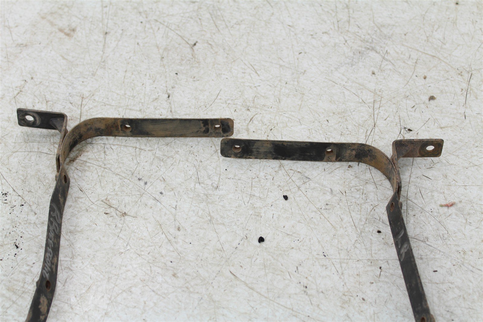 1998 Kawasaki Bayou 220 Rear Mud Guards Fender Supports Mounts Brackets 24053