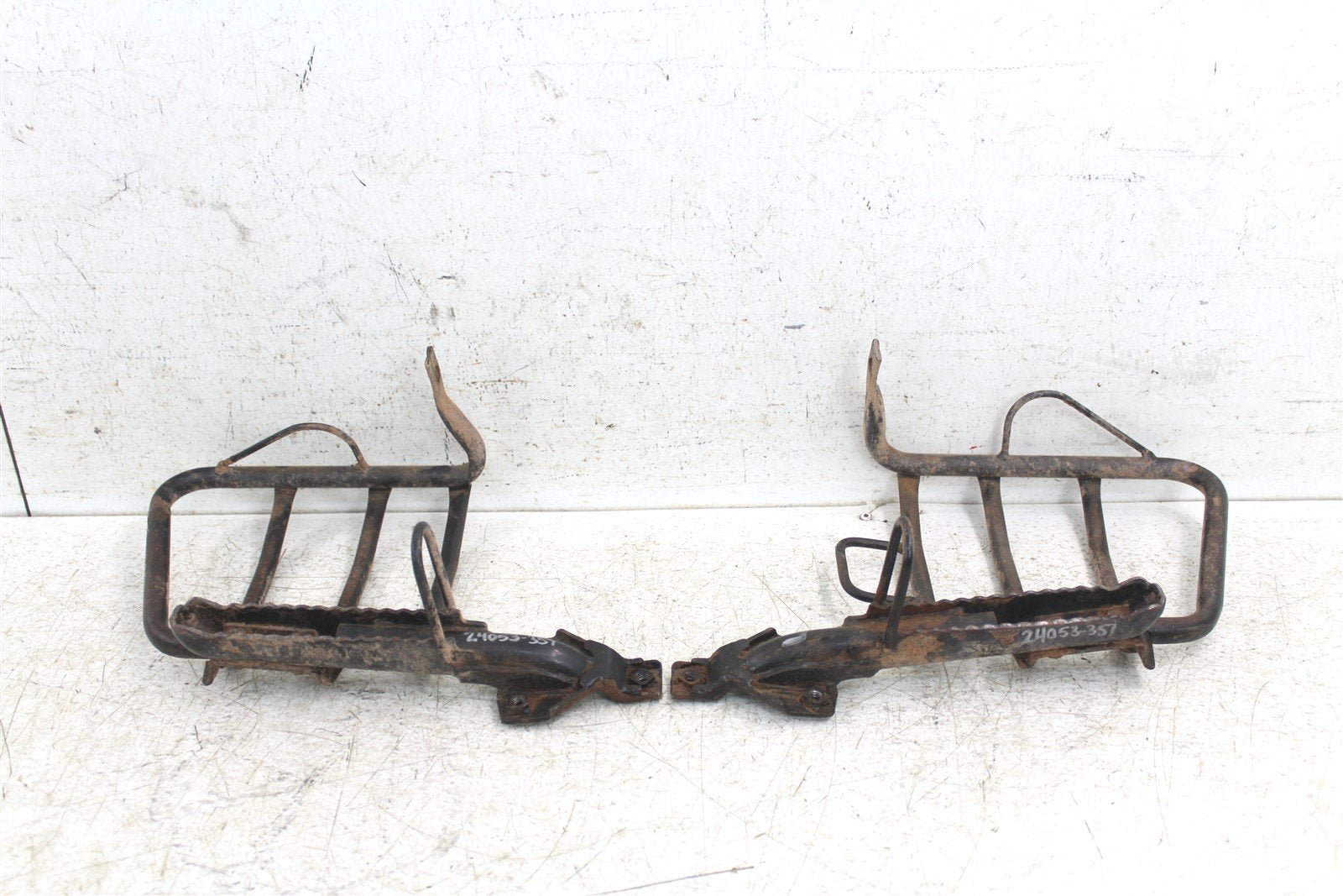 1998 Kawasaki Bayou 220 Foot Pegs Rests Set Left Right 24053