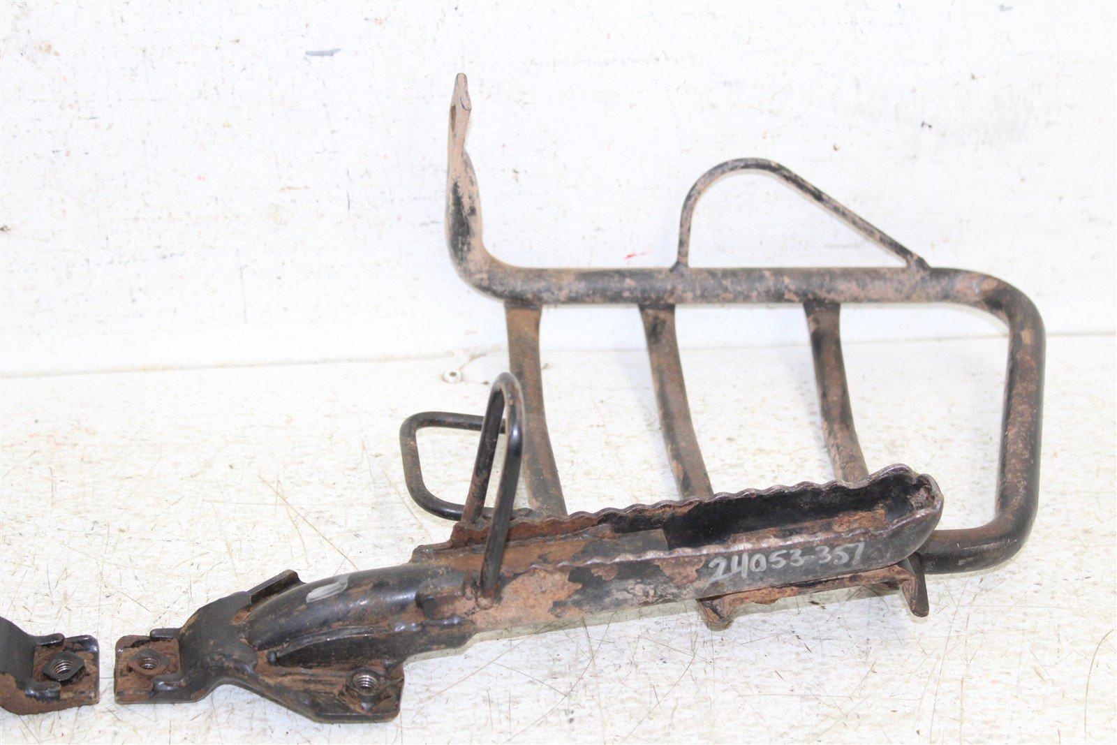 1998 Kawasaki Bayou 220 Foot Pegs Rests Set Left Right 24053