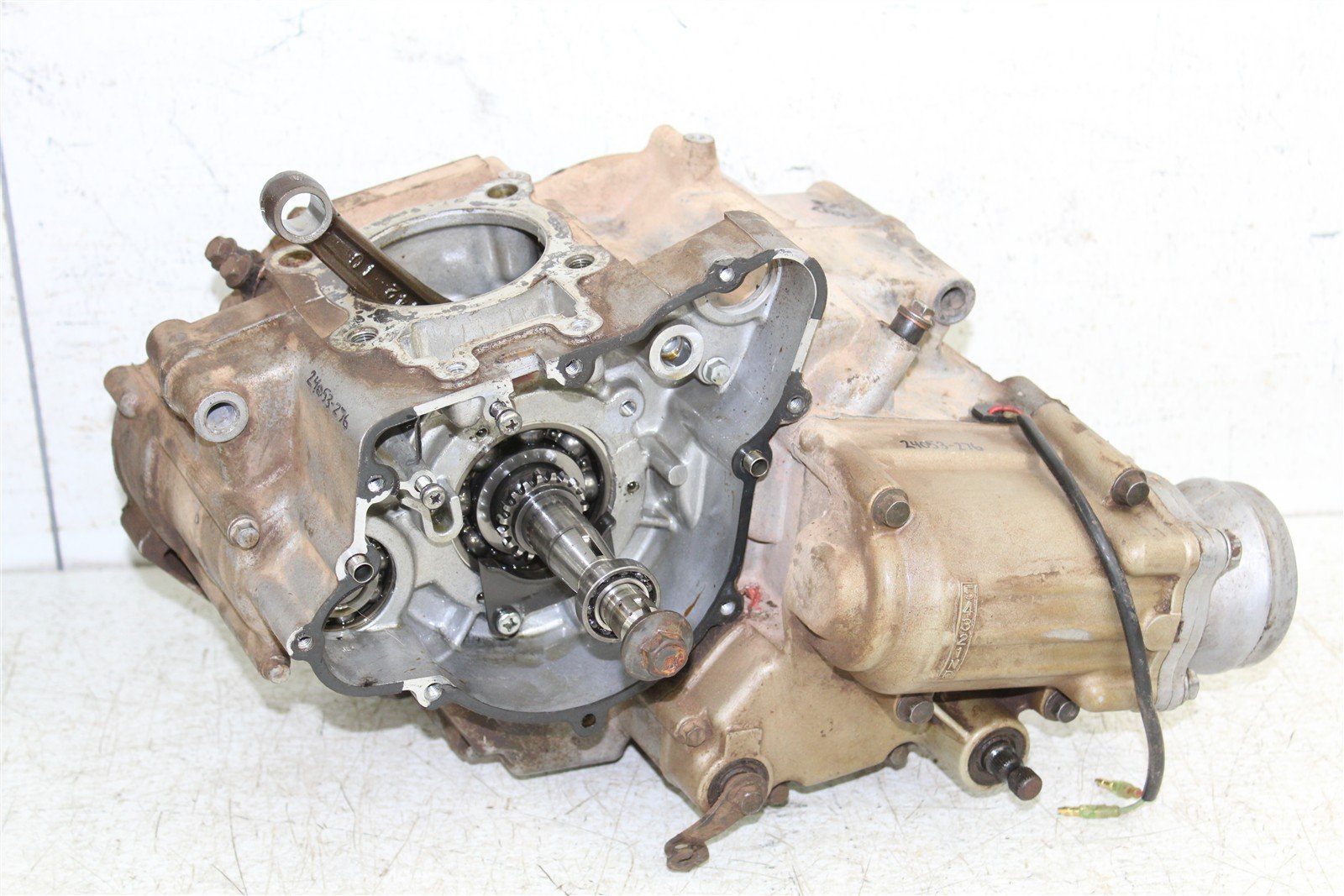 1998 Kawasaki Bayou 220 Engine Bottom Lower End Cases Crankshaft 24053