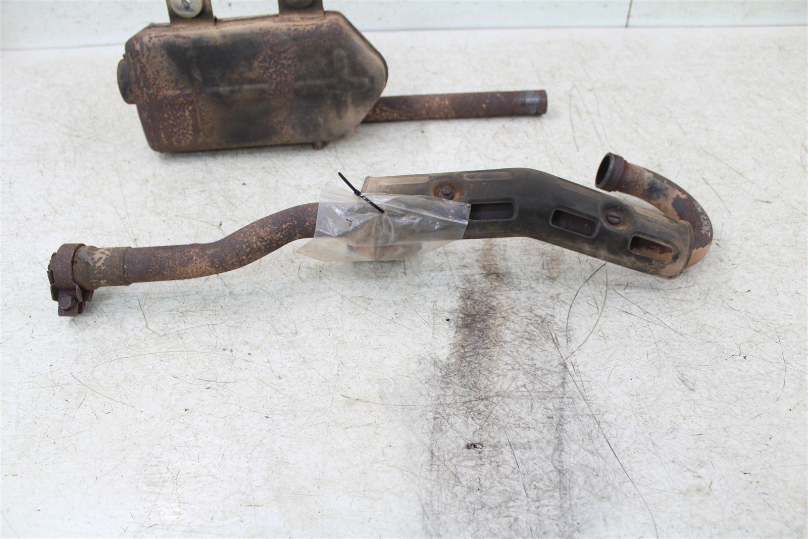 1998 Kawasaki Bayou 220 Exhaust Head Pipe Silencer Muffler 24053