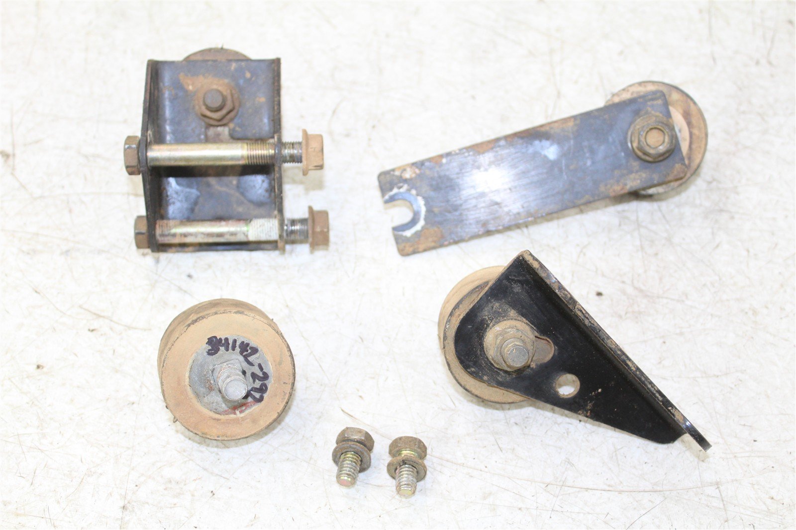 2001 Polaris Sportsman 400 4x4 Engine Isolator Mounts Motor Brackets 34142