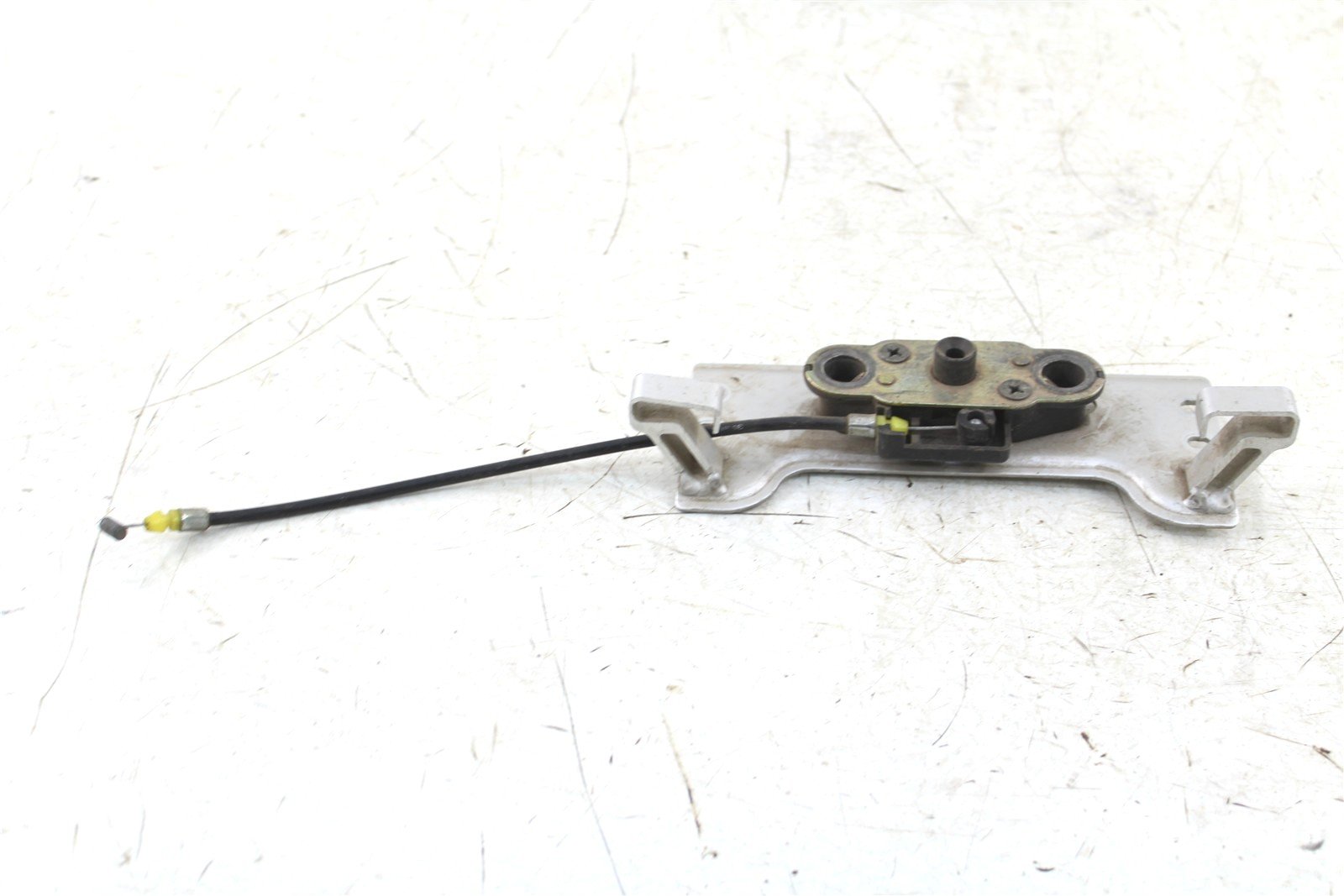 2004 Suzuki GSX-R 600 Rear Seat Latch w/ Cable 46026