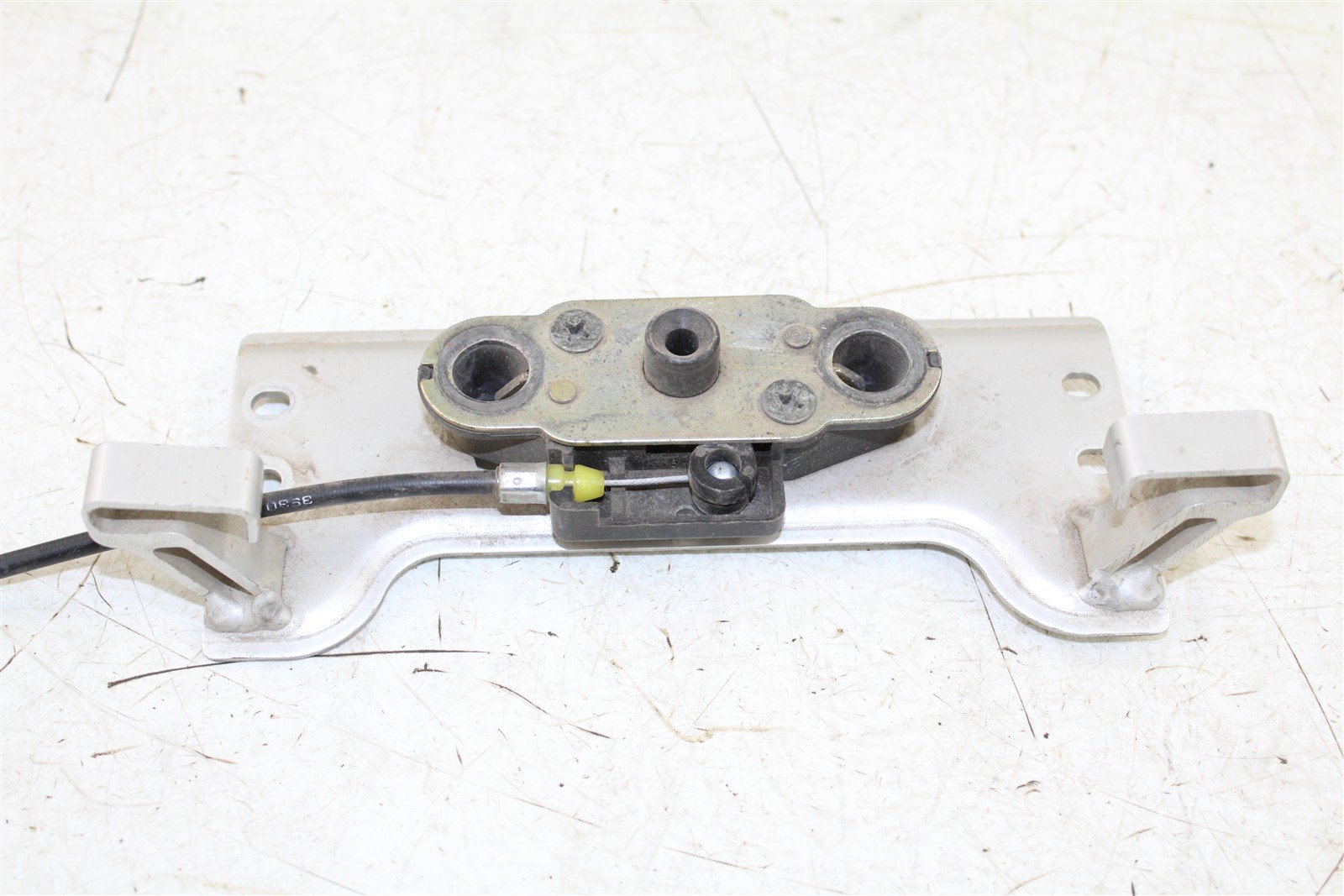 2004 Suzuki GSX-R 600 Rear Seat Latch w/ Cable 46026