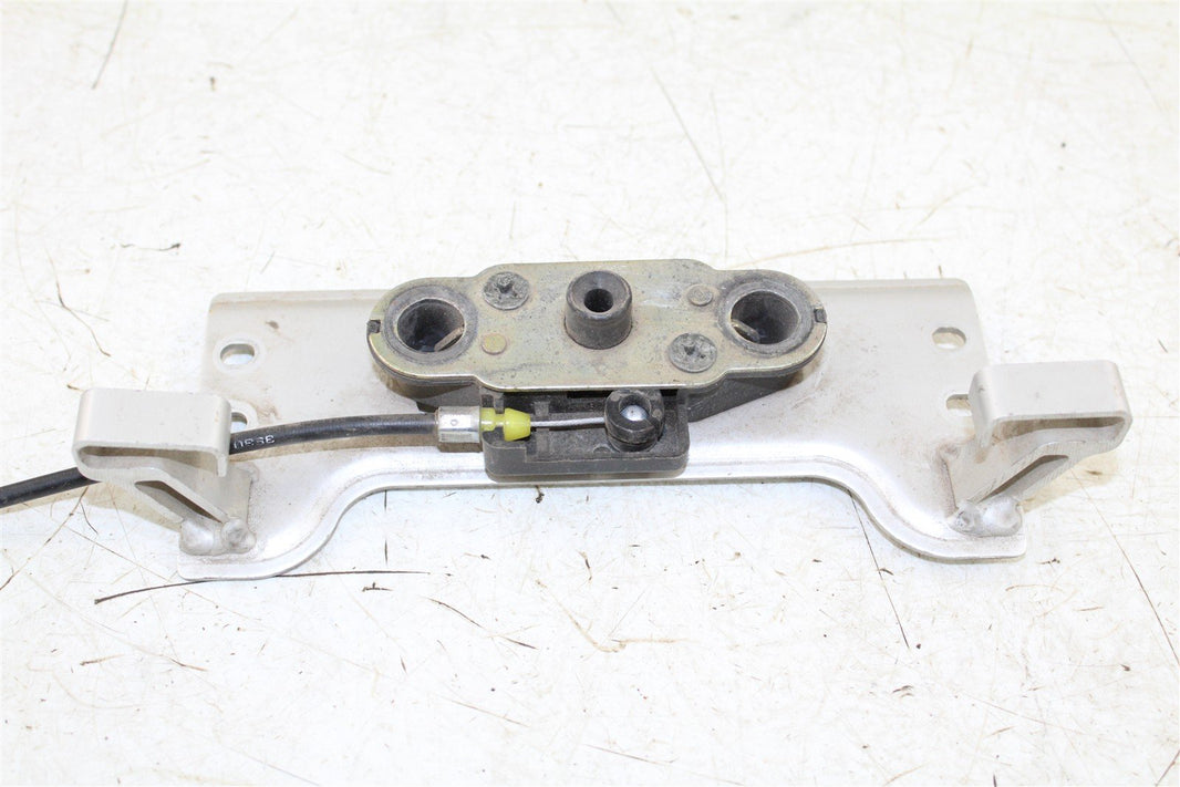 2004 Suzuki GSX-R 600 Rear Seat Latch w/ Cable 46026