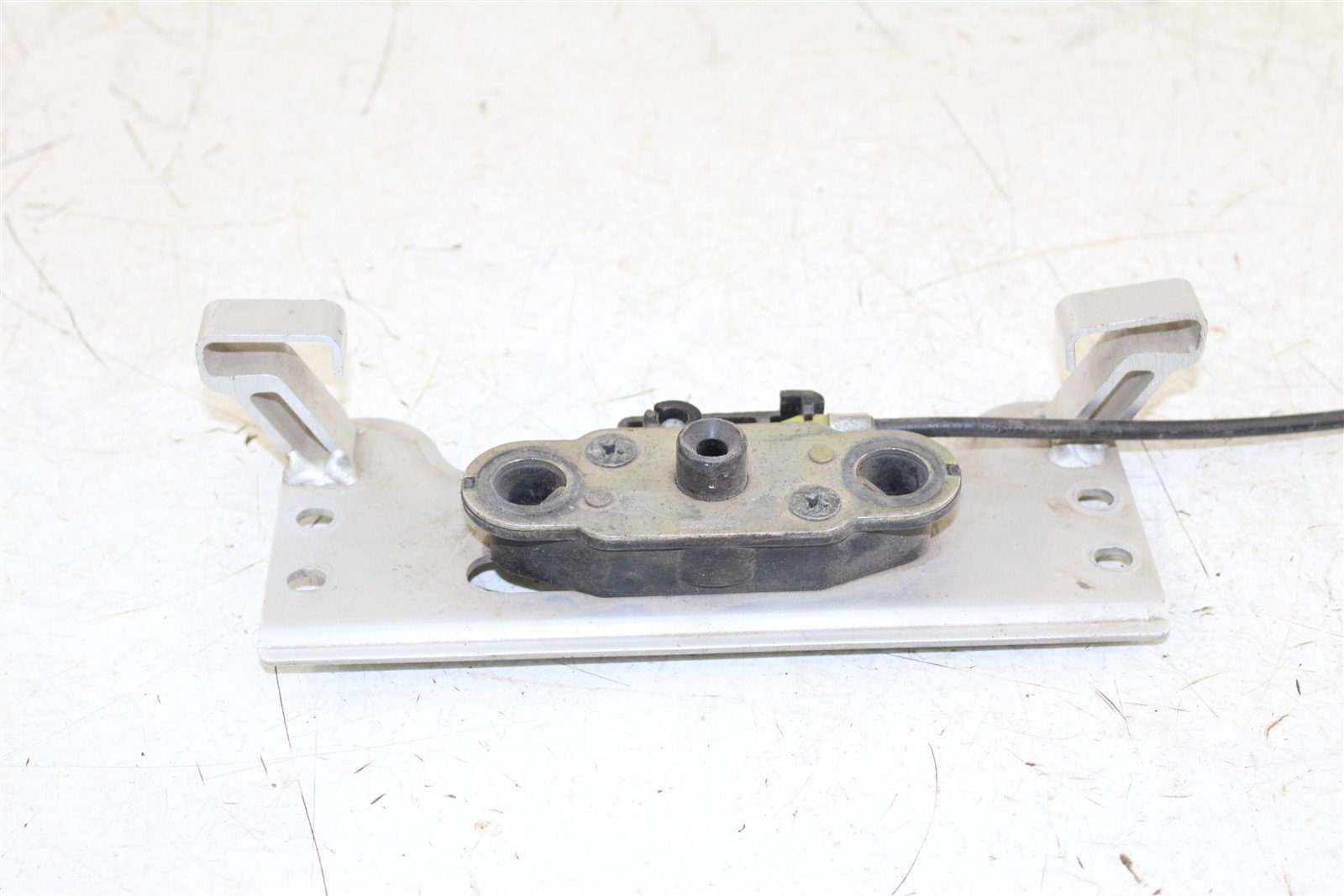 2004 Suzuki GSX-R 600 Rear Seat Latch w/ Cable 46026