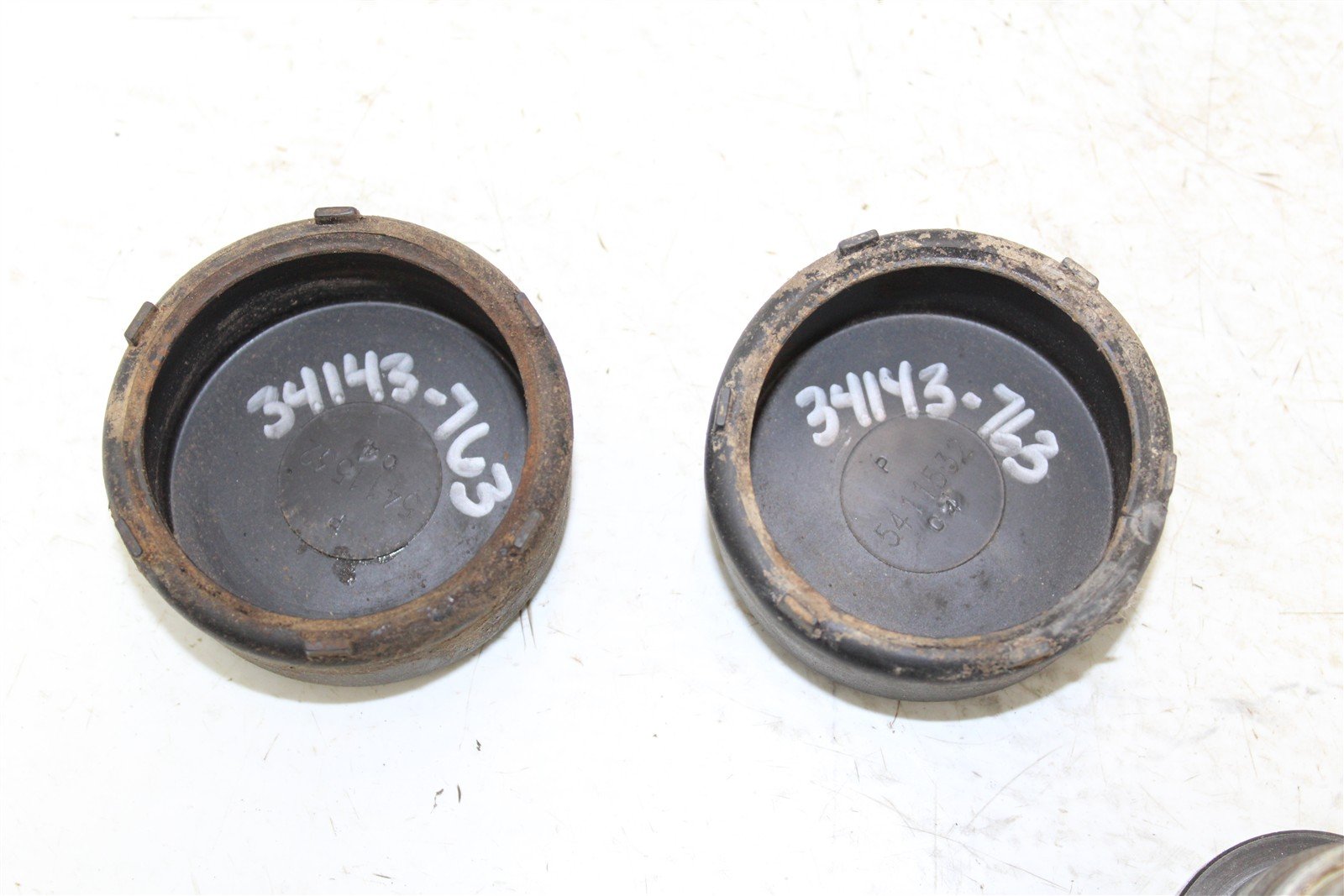 2002 Polaris Magnum 325 4x4 Swingarm Bolts Swing Arm Dust Caps 34143