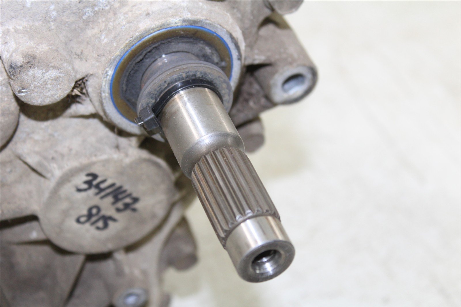 2002 Polaris Magnum 325 4x4 Transmission Gear Box Case 34143