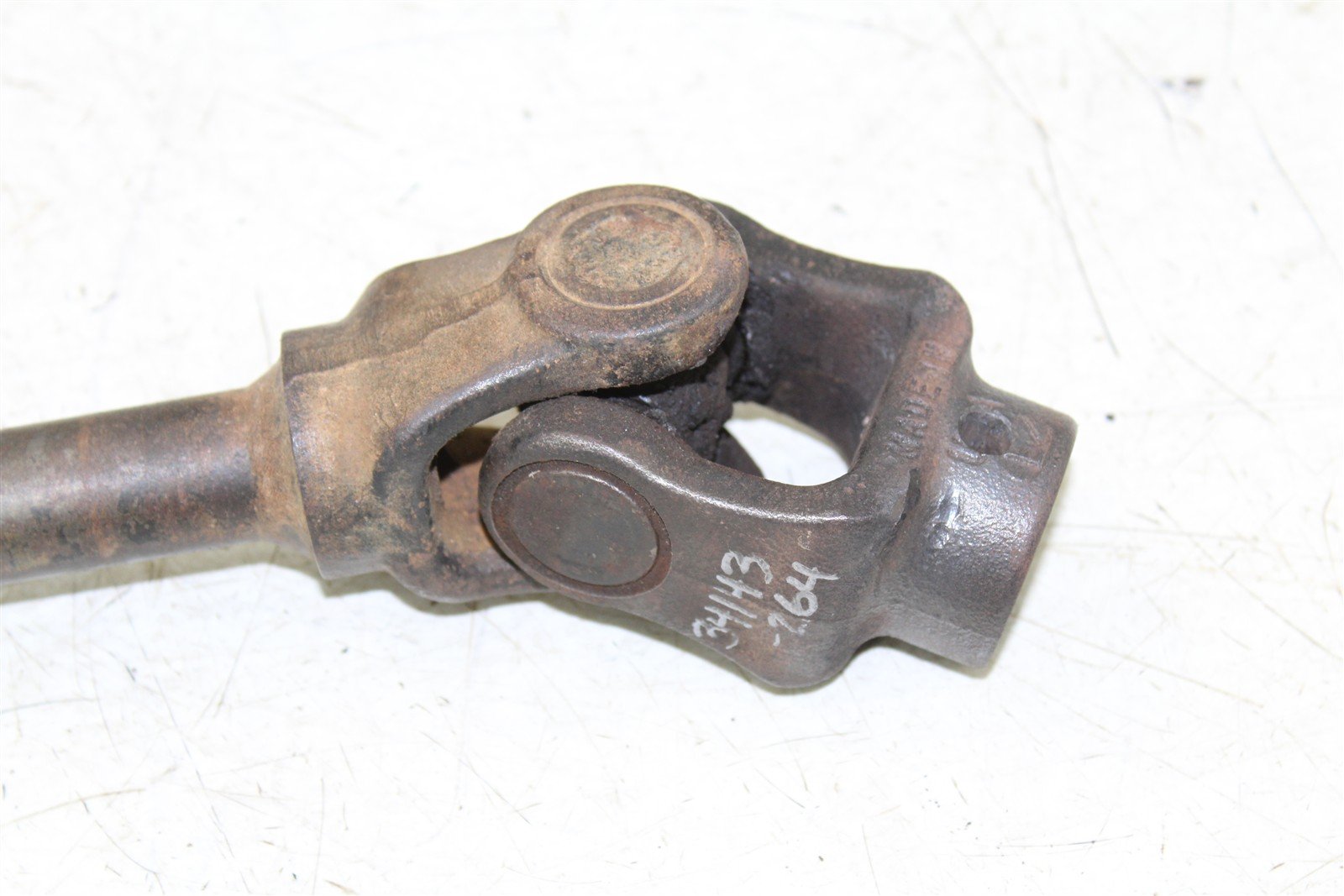 2002 Polaris Magnum 325 4x4 Rear Drive Shaft Assembly 34143