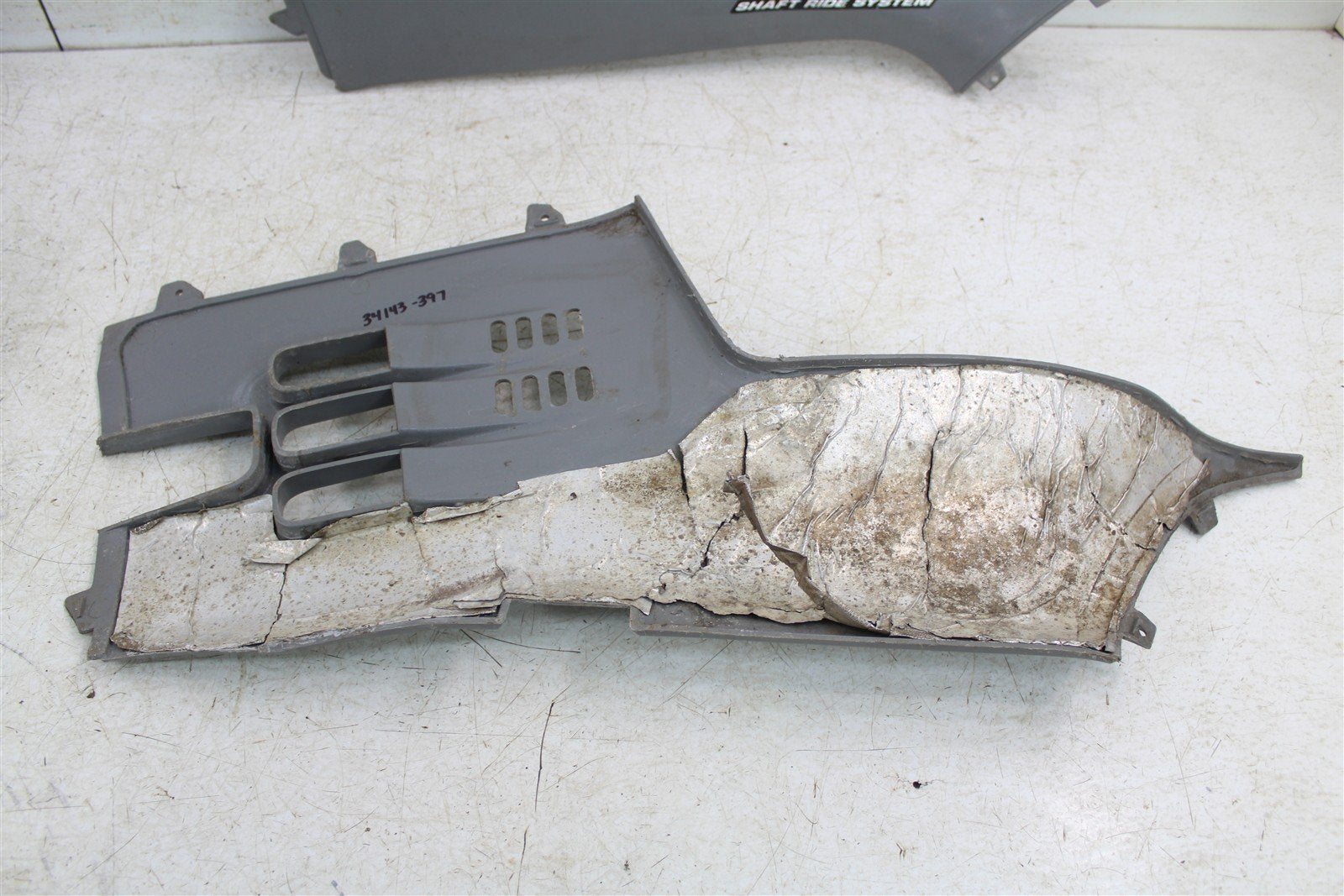 2002 Polaris Magnum 325 4x4 Gas Tank Shroud Fenders Left Right 34143