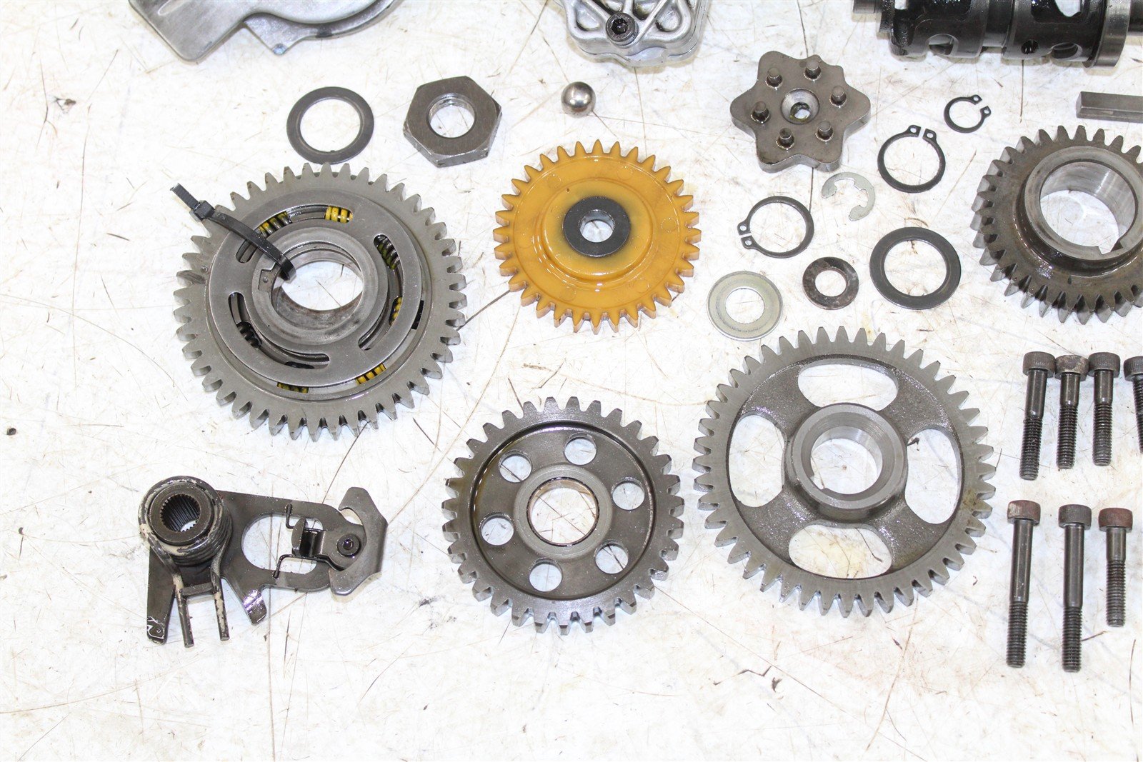 1985 Yamaha XT 600 Transmission Gears Shaft Shift Forks Drum Oil Pump 55065