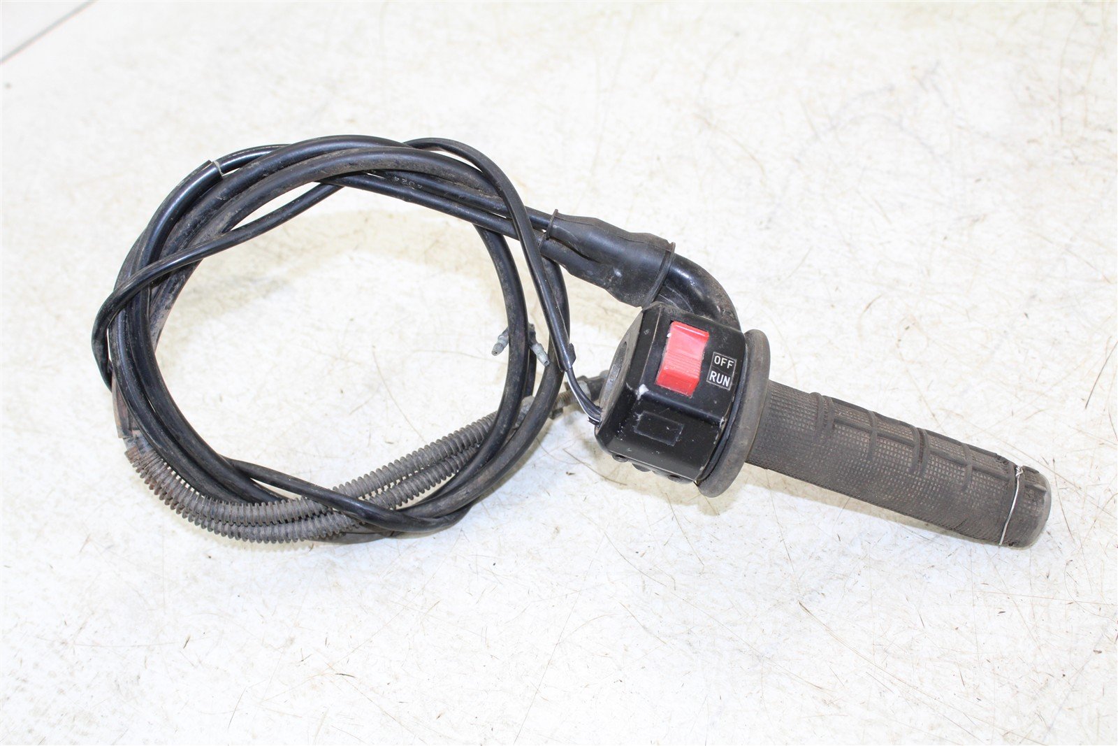 1985 Yamaha XT 600 Throttle Housing Tube w/ Cables Start Switch 55065