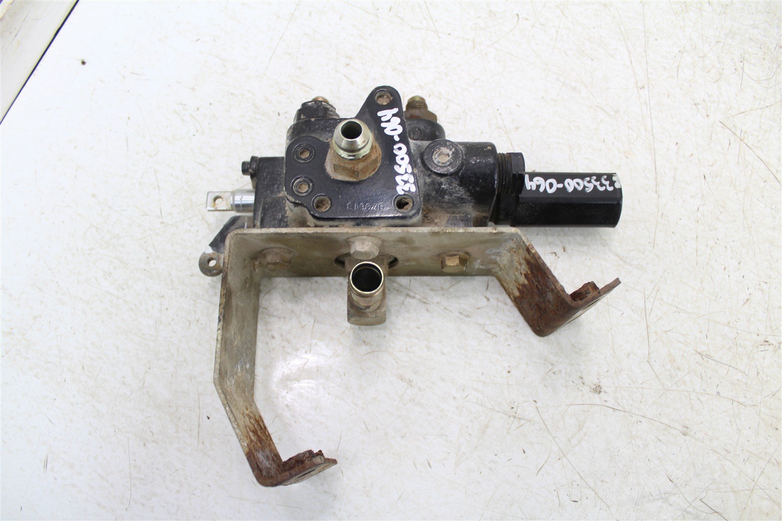 2007 Kubota RTV 1100 Hydraulic Auxiliary Valve 33500