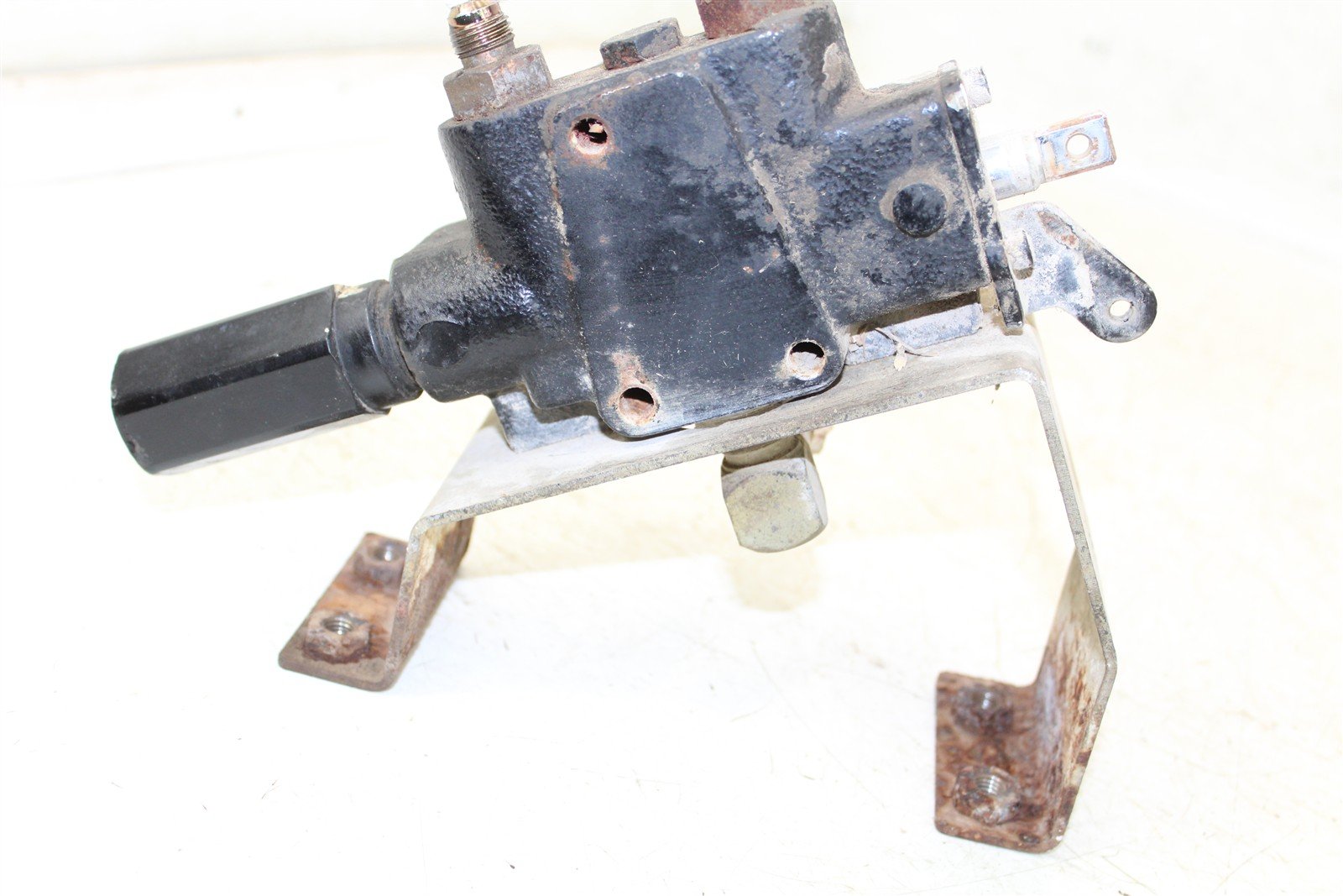 2007 Kubota RTV 1100 Hydraulic Auxiliary Valve 33500