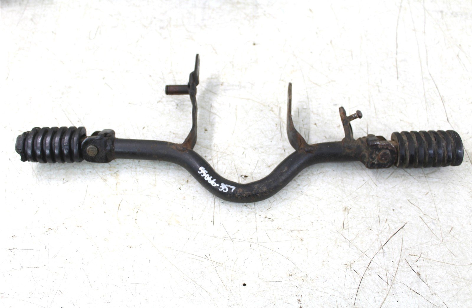 1996 Yamaha PW 80 Foot Pegs Set Hardware Springs Rests 55066