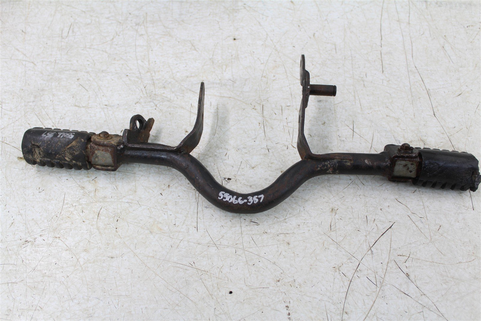 1996 Yamaha PW 80 Foot Pegs Set Hardware Springs Rests 55066