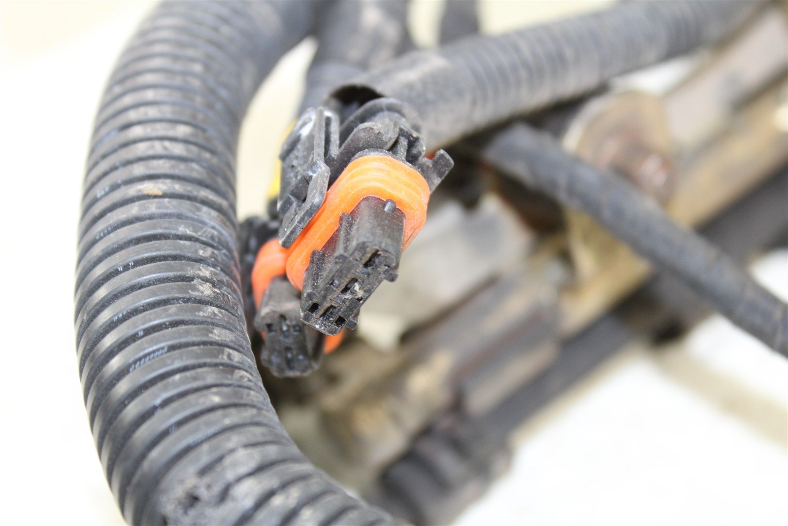 2006 Ski Doo MXZ 1000 Fuel Rail w/ Injectors & Harness 40002