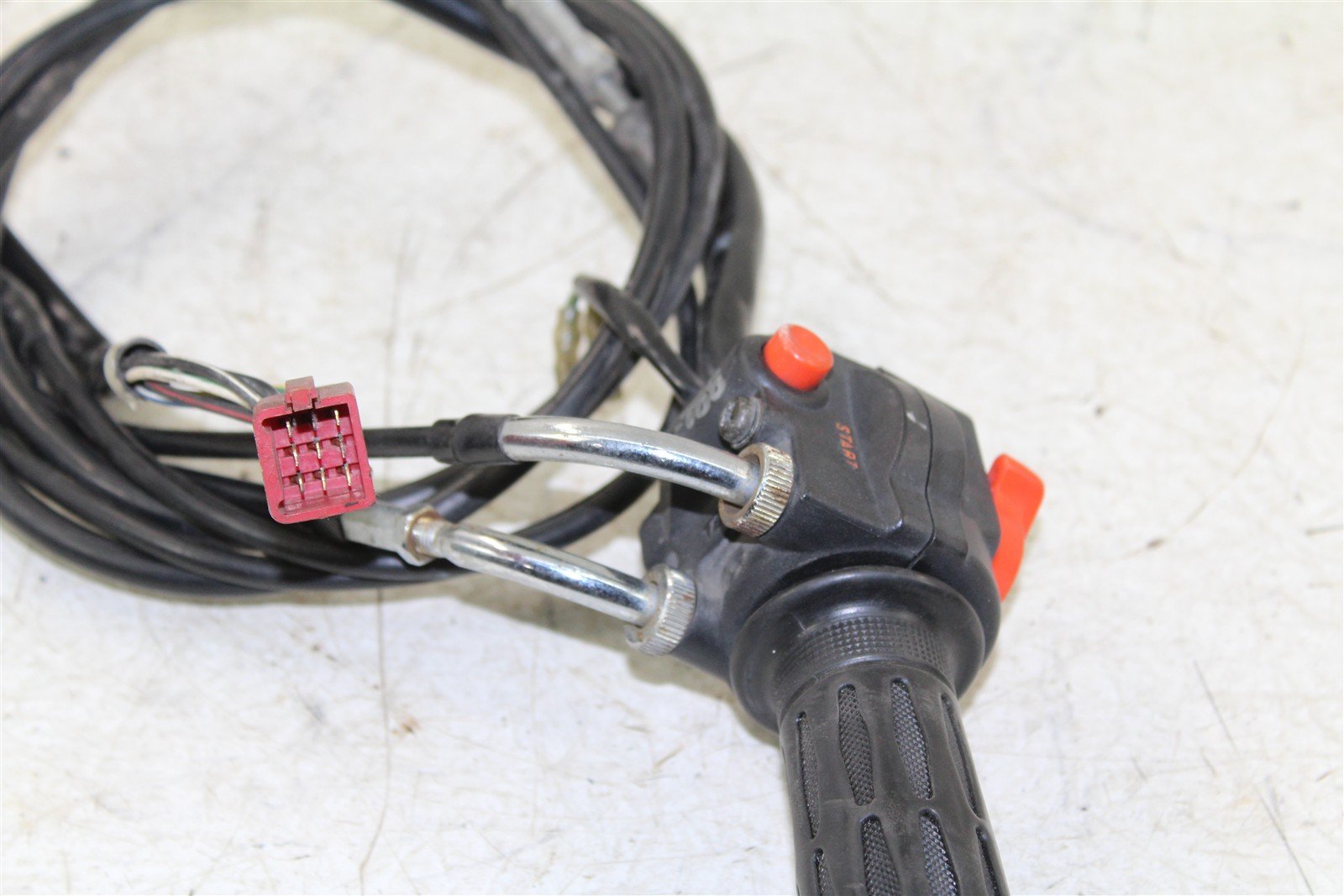 1983 Honda Goldwing Interstate GL 1100 Throttle Housing w/ Cables R Switch 15076