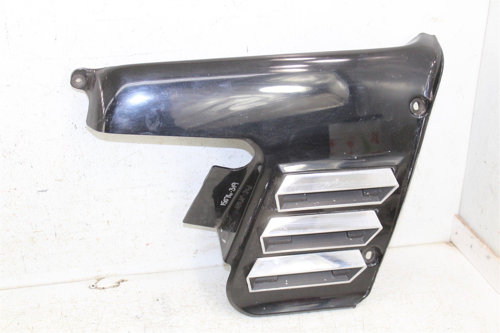 1983 Honda Goldwing Interstate GL 1100 Front Right Plastic Shroud Cowl 15076