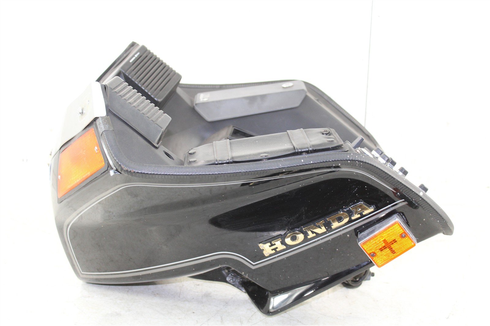 1983 Honda Goldwing Interstate GL 1100 Headlight Fairing Front Cowl Radio 15076