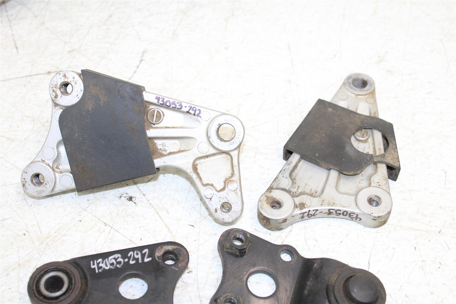 2006 Suzuki LTR 450 Engine Mounts Motor Brackets 43053