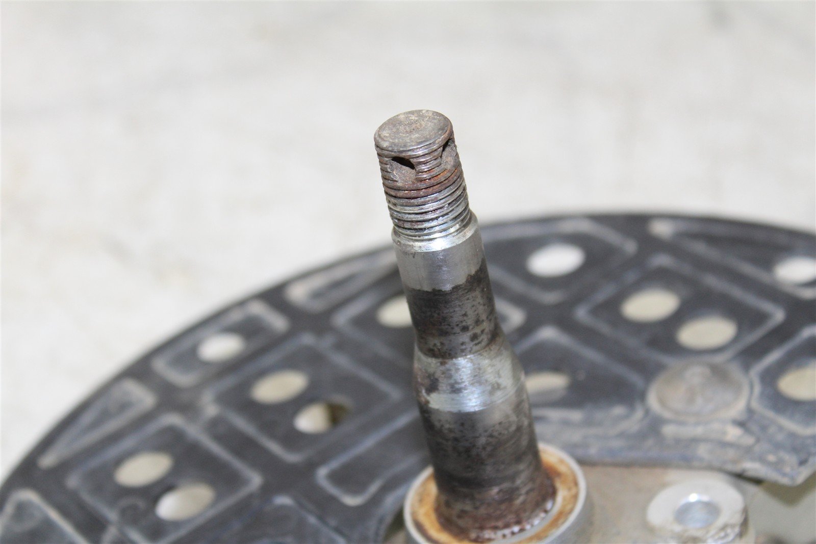 2006 Suzuki LTR 450 Front Right Spindle Knuckle 43053