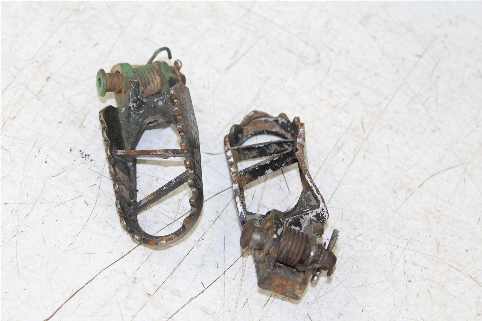 2003 Kawasaki KX 85 Foot Pegs Set Hardware Springs Rests 27036