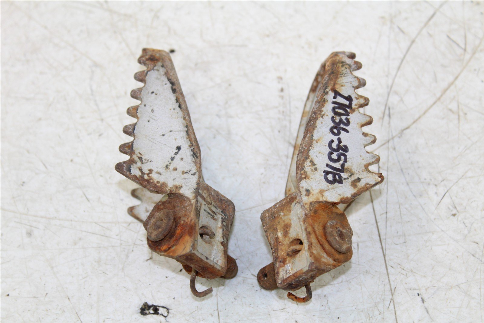 2003 Kawasaki KX 85 Foot Pegs Set Hardware Springs Rests 27036
