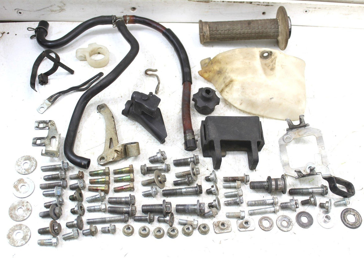 2005 Honda CRF 450R Chassis Bolt Kit Hardware Hose Guard Mount Bracket 15077