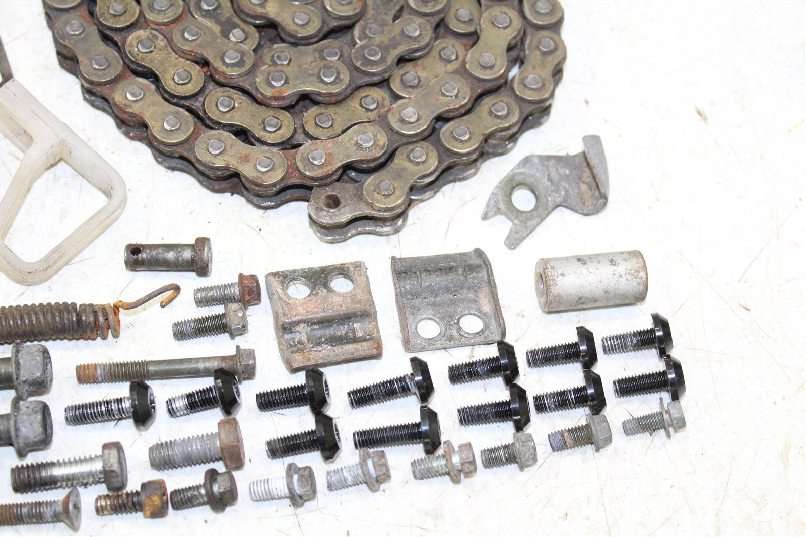2001 Yamaha YZ 125 Chassis Bolt Kit Hardware Chain Roller Spring Bracket 55067