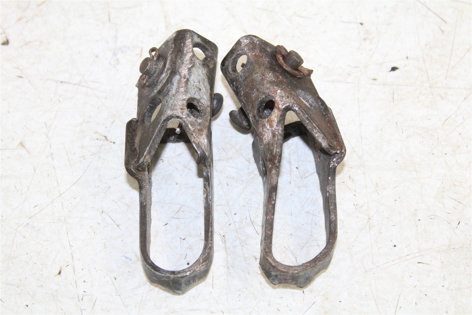 1993 Yamaha RT 180 Foot Pegs Set Hardware Springs Rests 55069