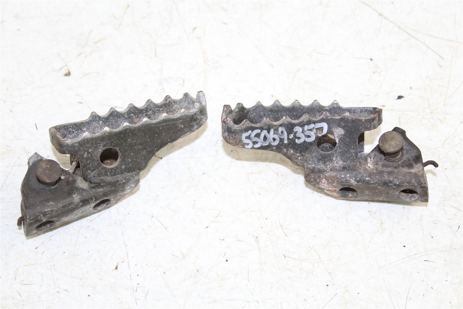 1993 Yamaha RT 180 Foot Pegs Set Hardware Springs Rests 55069