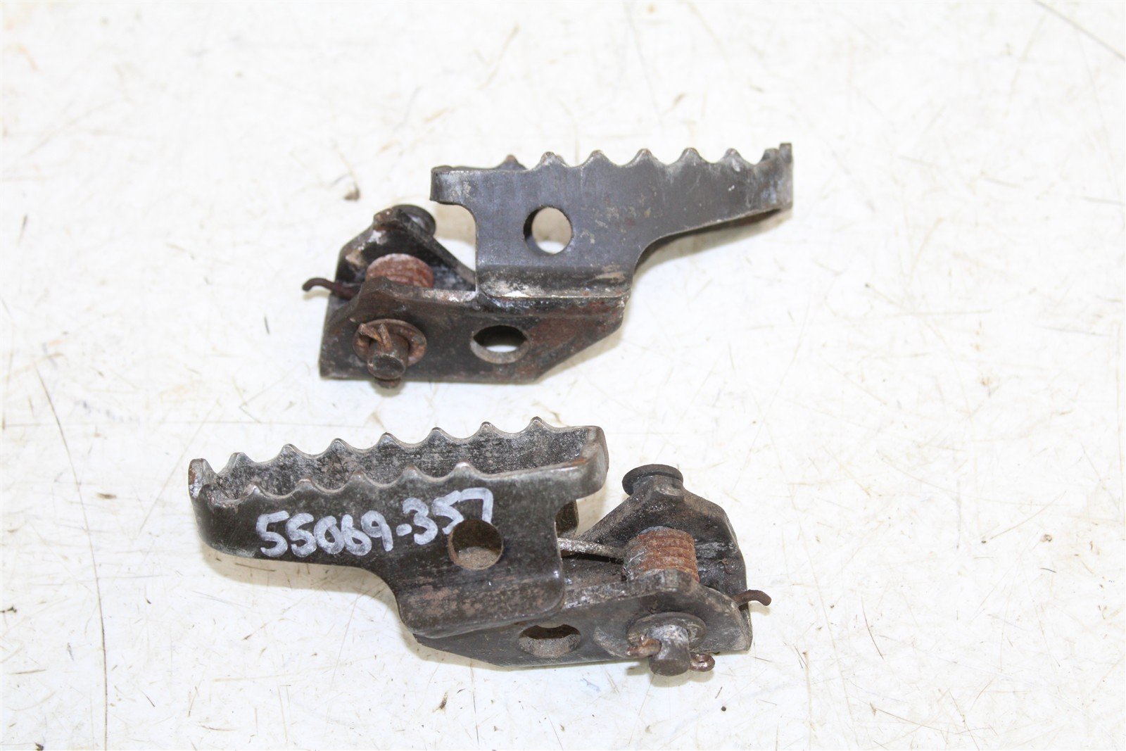 1993 Yamaha RT 180 Foot Pegs Set Hardware Springs Rests 55069