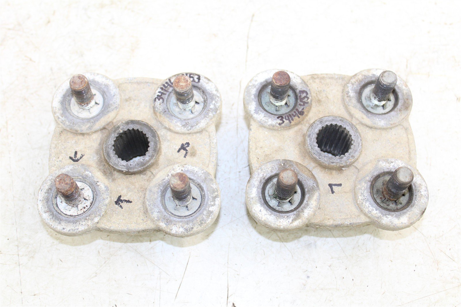 1999 Polaris Scrambler 500 4x4 Rear Hubs Wheel Mounts 34146