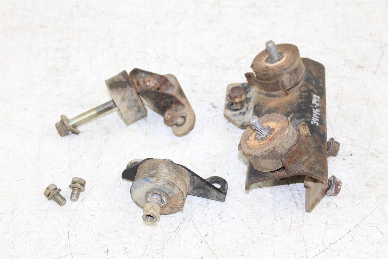 1999 Polaris Scrambler 500 4x4 Engine Isolator Mounts Motor Brackets 34146