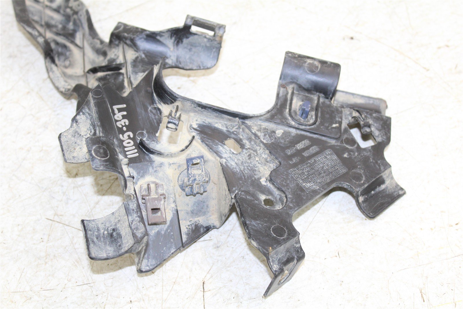 2023 Honda Foreman TRX 520 FM Plastic Stay Connector & Tank Heat Protector 11105