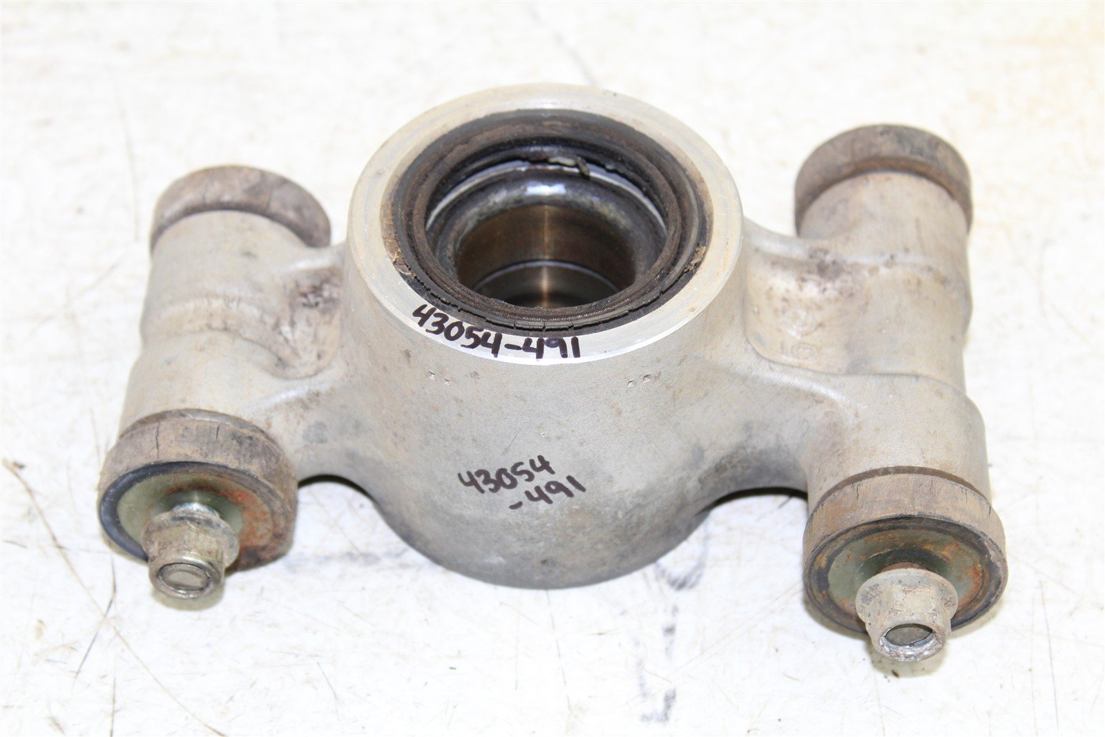 2006 Suzuki King Quad 700 4x4 Rear Right Knuckle Control Arm Mount 43054