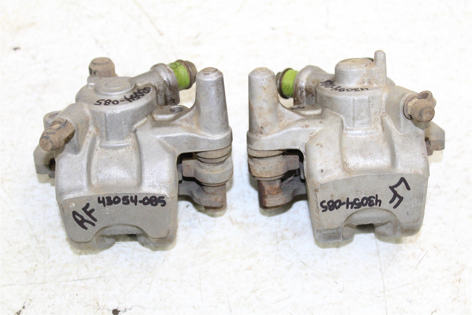 2006 Suzuki King Quad 700 4x4 Front Brake Calipers Set Left Right 43054