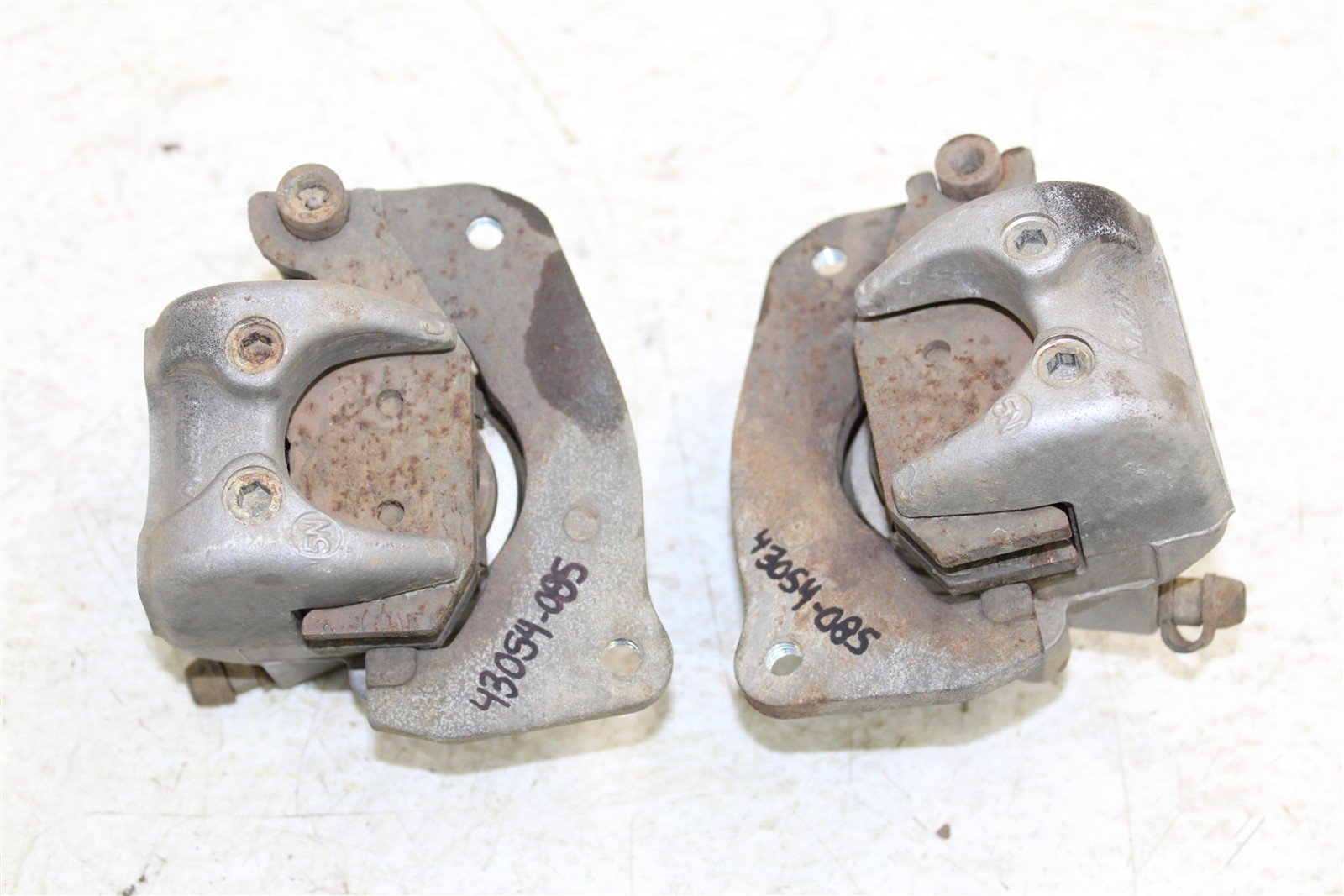 2006 Suzuki King Quad 700 4x4 Front Brake Calipers Set Left Right 43054