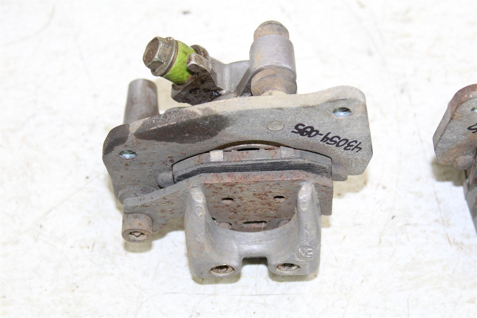2006 Suzuki King Quad 700 4x4 Front Brake Calipers Set Left Right 43054