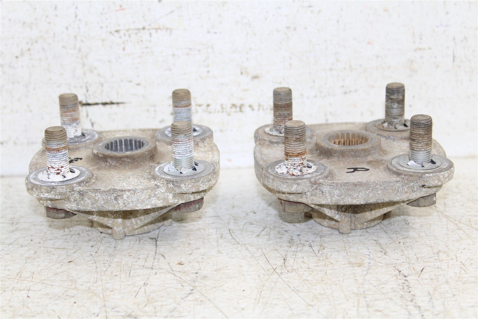 1994 Polaris 400L 4x4 Rear Hubs Wheel Mounts 34147