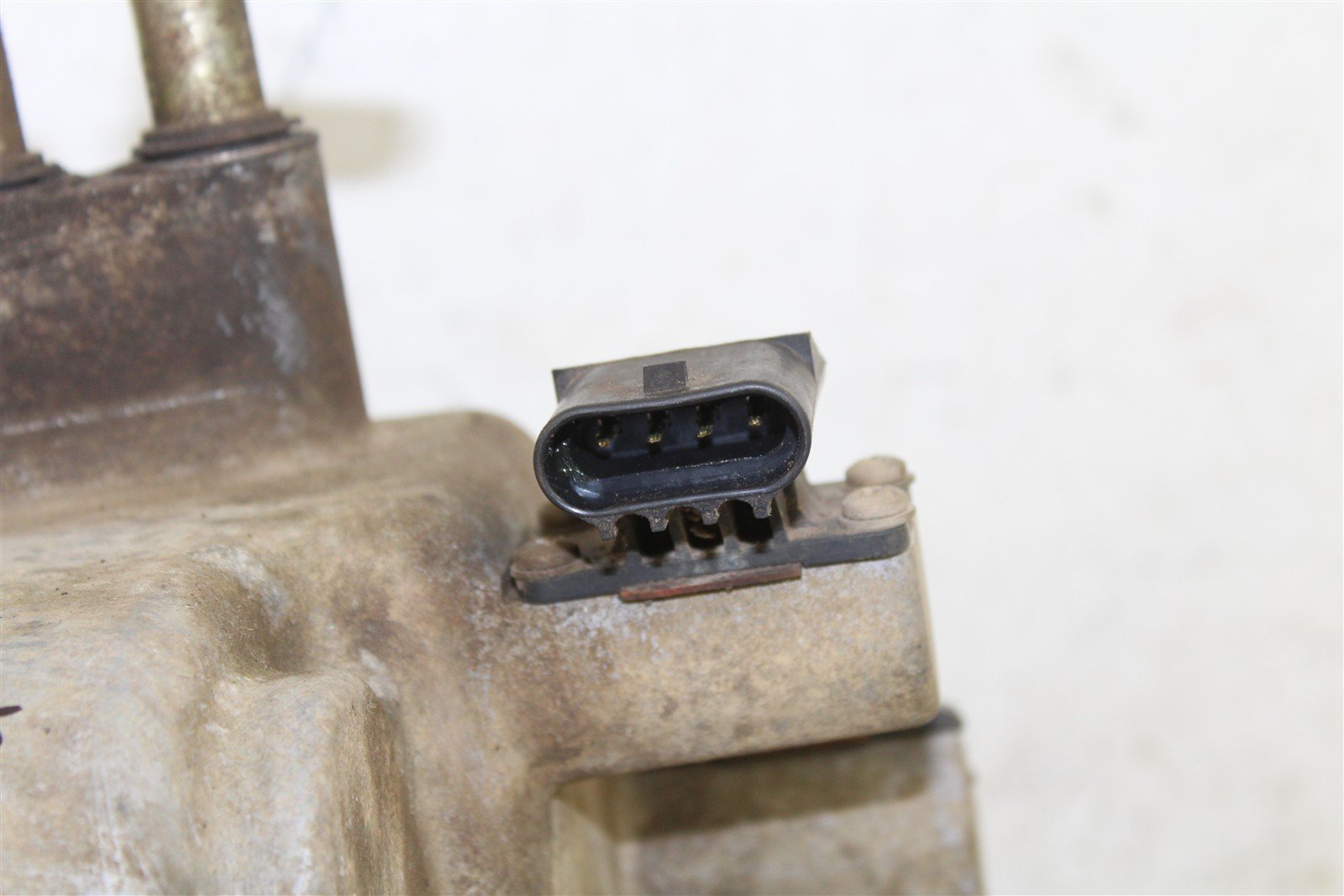 2000 Polaris Magnum 325 4x4 Transmission Gear Box Case 34148