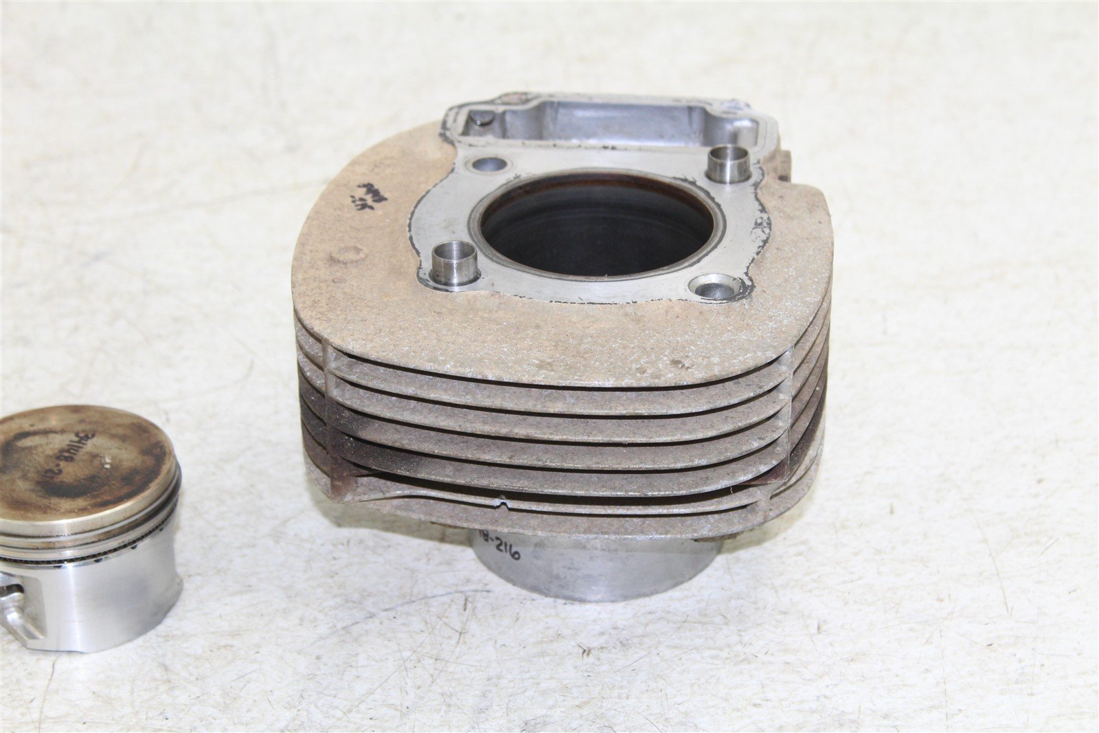 2000 Polaris Magnum 325 4x4 Engine Cylinder Jug w/ Piston 34148