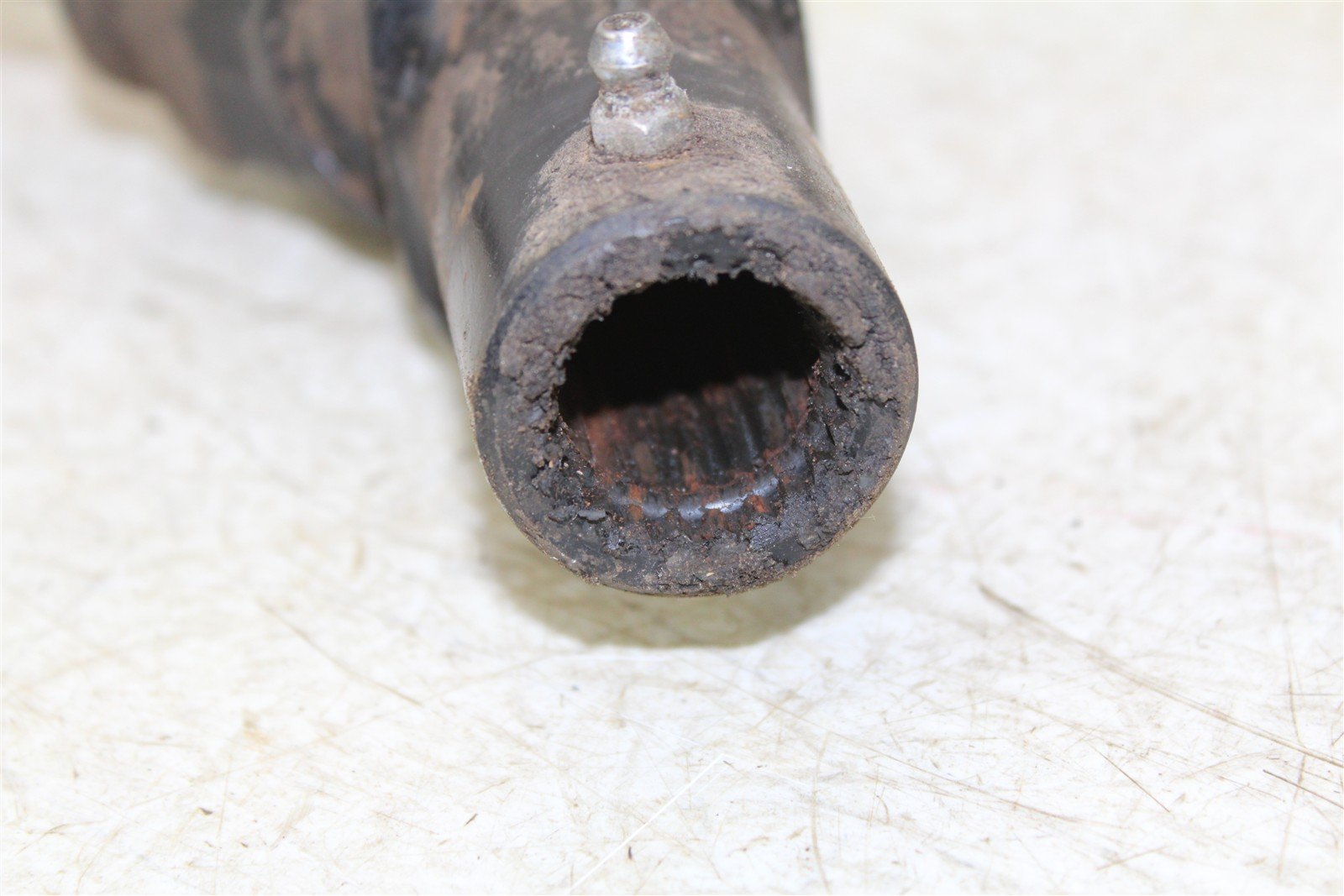 2000 Polaris Magnum 325 4x4 Front Drive Shaft Assembly 34148