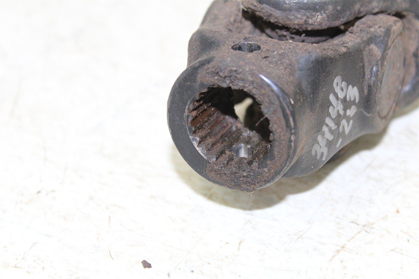 2000 Polaris Magnum 325 4x4 Front Drive Shaft Assembly 34148