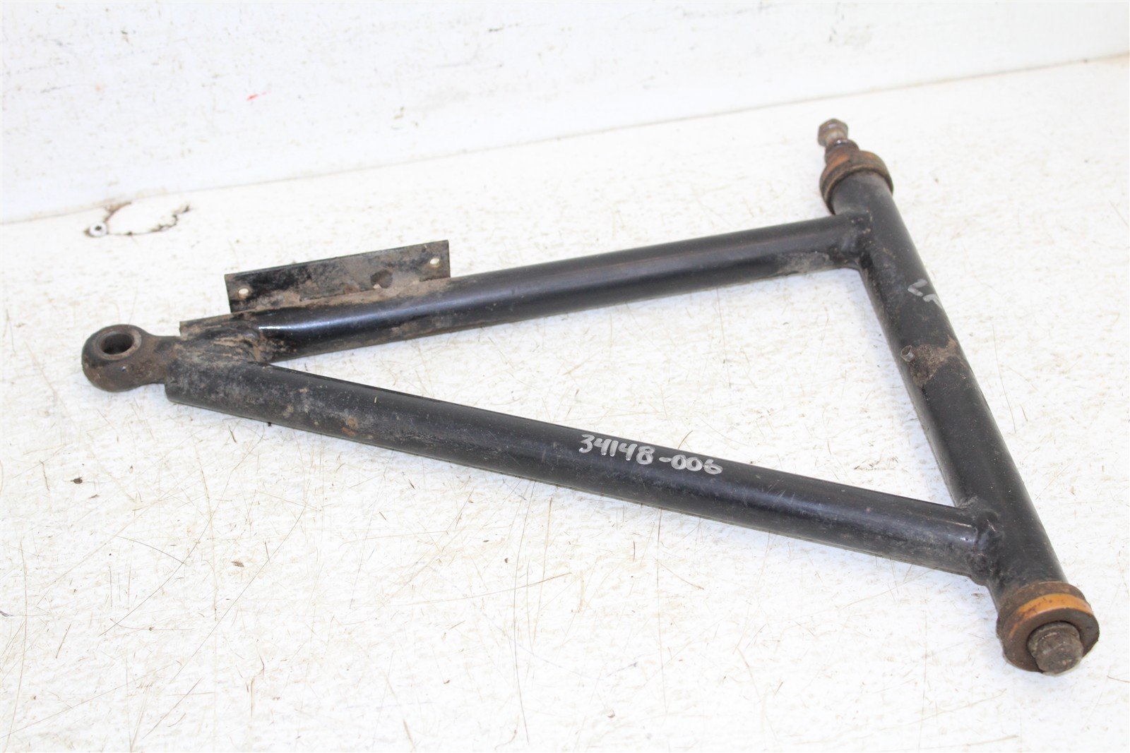 2000 Polaris Magnum 325 4x4 Front Left Control A Arm 34148