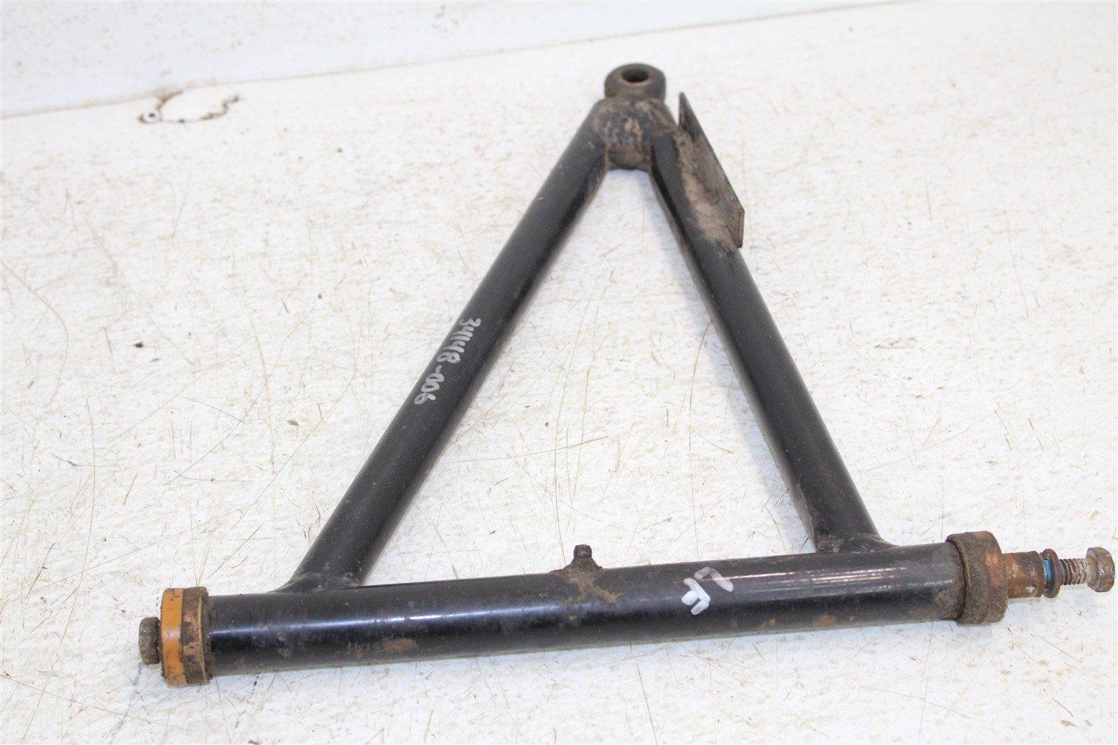 2000 Polaris Magnum 325 4x4 Front Left Control A Arm 34148